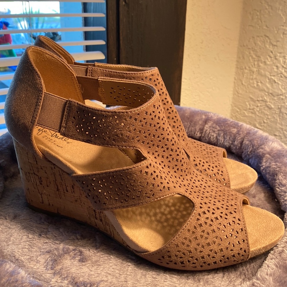 Women’s shoes